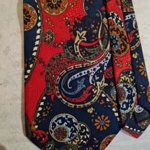 Elegant Paisley Red and Blue Tie